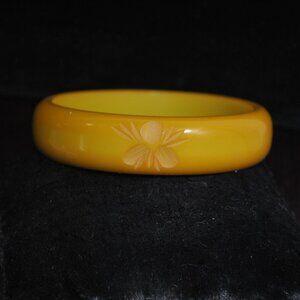 Vintage Carved Pea Green Bakelite Bangle